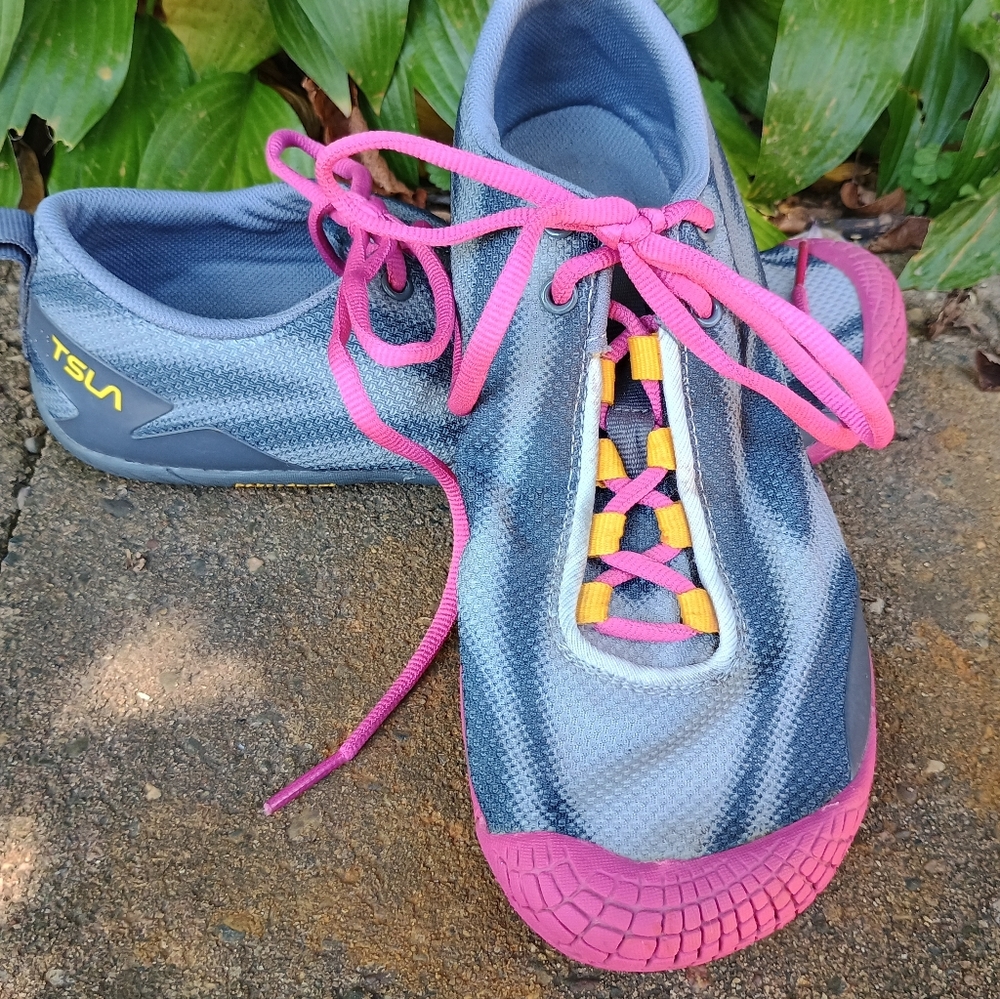 TSLA Bare Trek Trail Running Shoe Sz 8.5 Pink Blue Women's Zero Drop